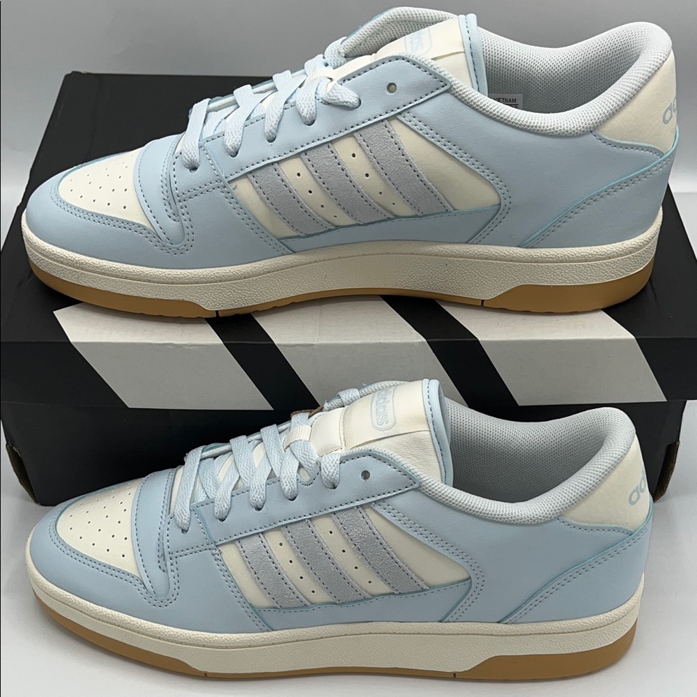 ✨Adidas BREAK START LOW✨ WOMENS Size: 9.5 Light Blue and Cream Sneakers